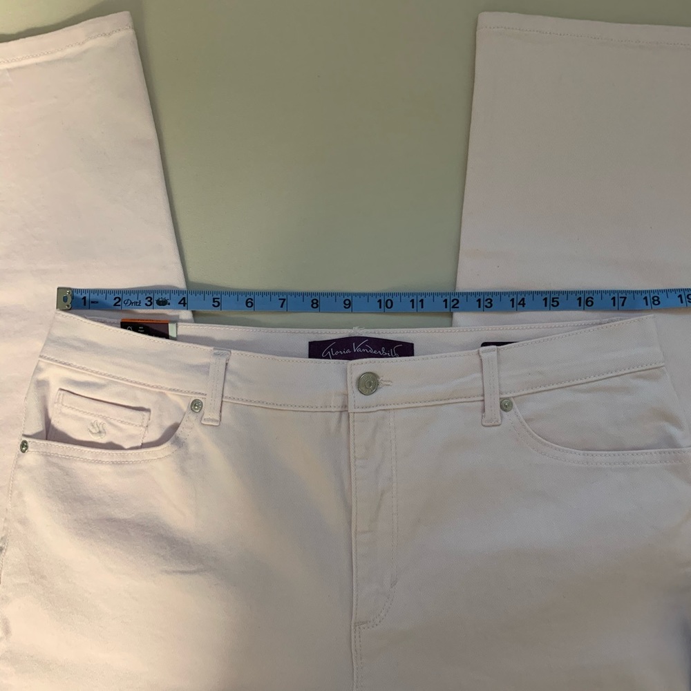 Gloria Vanderbilt Classic High Rise Tapered Leg - Picture 11 of 16